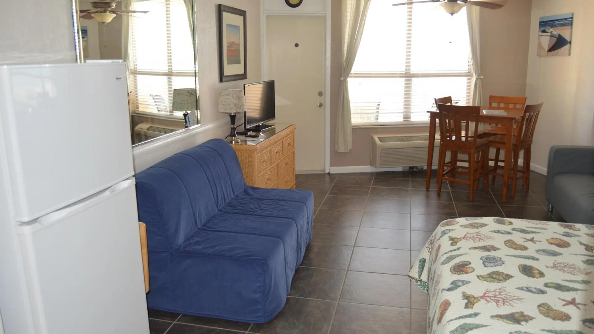 Fountain Beach Resort - Daytona Beach Hotel