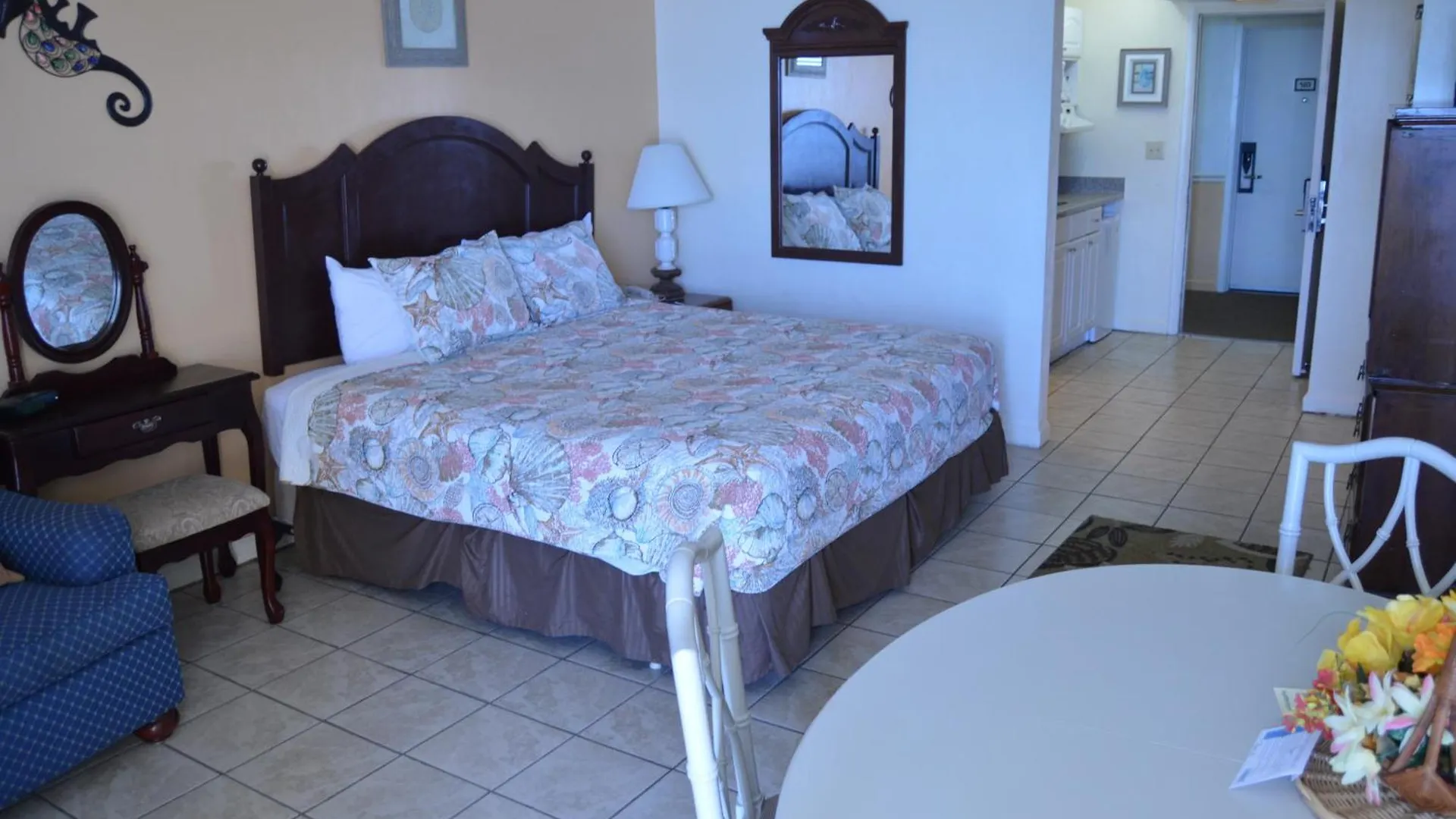 Fountain Beach Resort - Daytona Beach Hotel